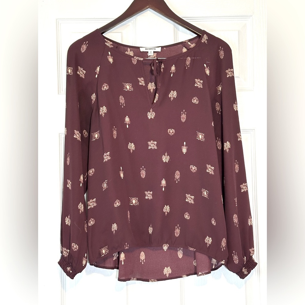 BB Dakota Boysenberry long Sleeve Blouse Tie Neck Gold Accents Size M Elegant